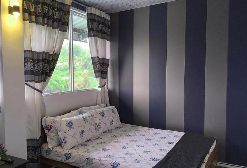 Hostel Lucky Star View Inn