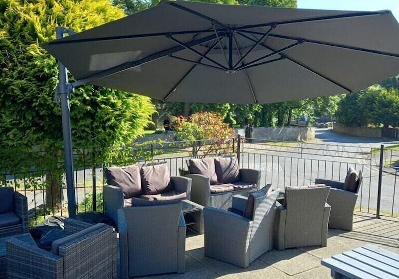 فندق صغير The Saxon Inn