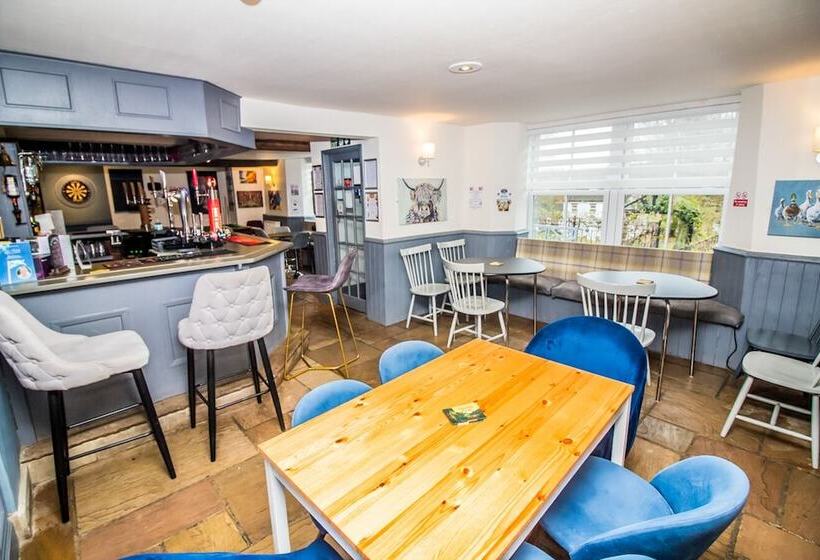 فندق صغير The Saxon Inn