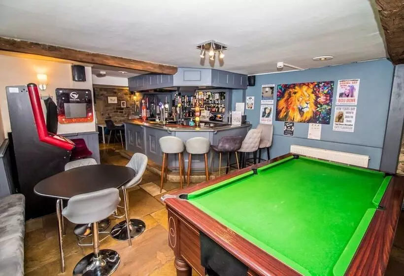 Hostel The Saxon Inn