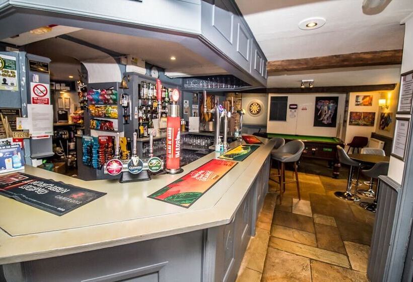 فندق صغير The Saxon Inn