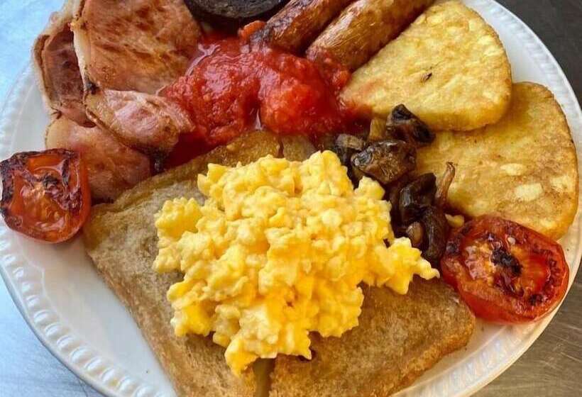 فندق صغير The Saxon Inn