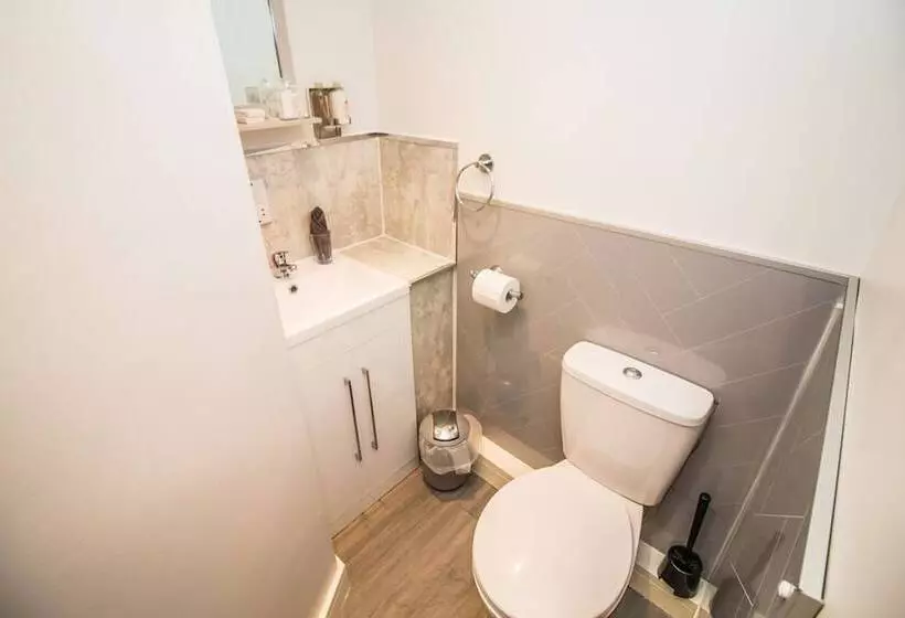 Hostel The Saxon Inn