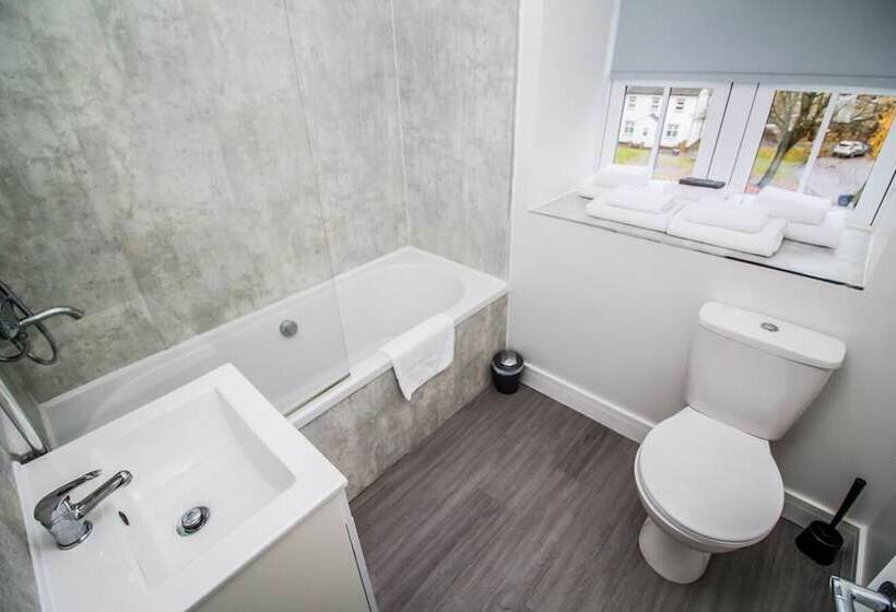 فندق صغير The Saxon Inn