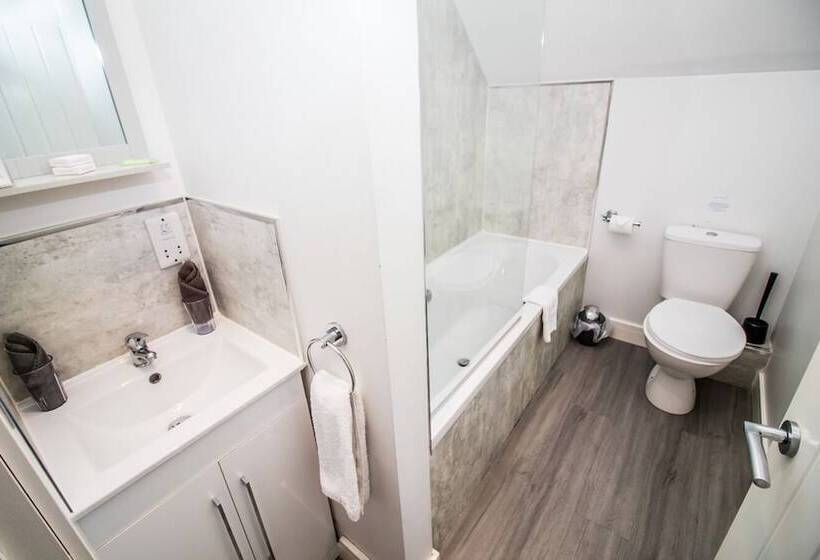 فندق صغير The Saxon Inn