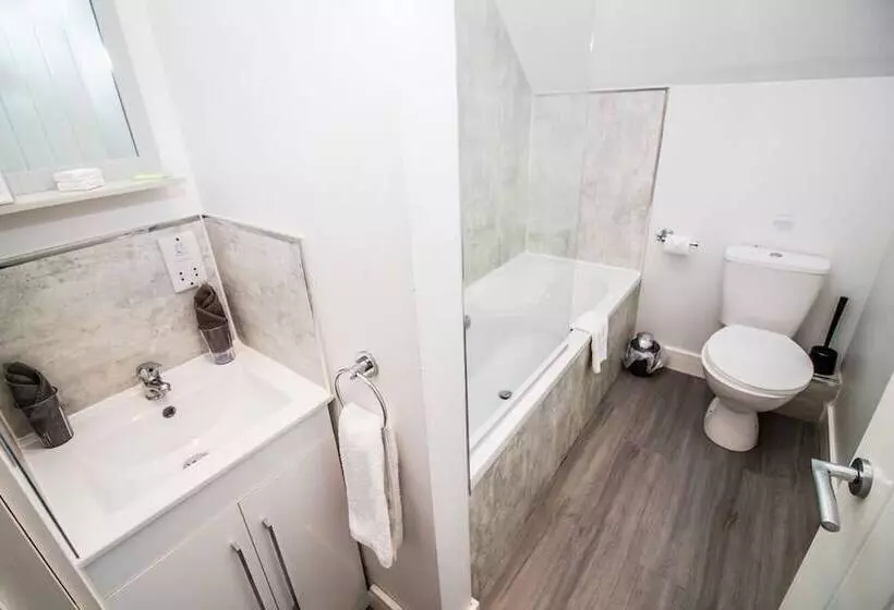 Hostel The Saxon Inn