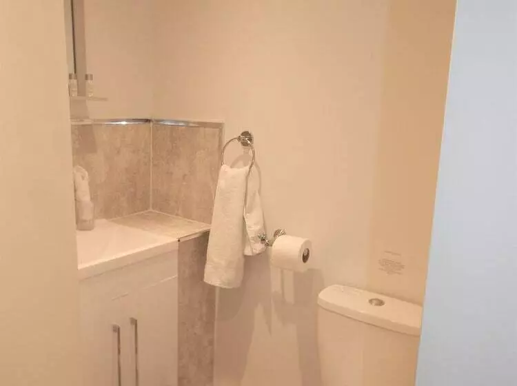 Hostel The Saxon Inn