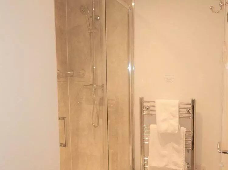 Hostel The Saxon Inn