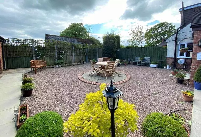 Aamiaismajoitus (B&B) High View Cottage