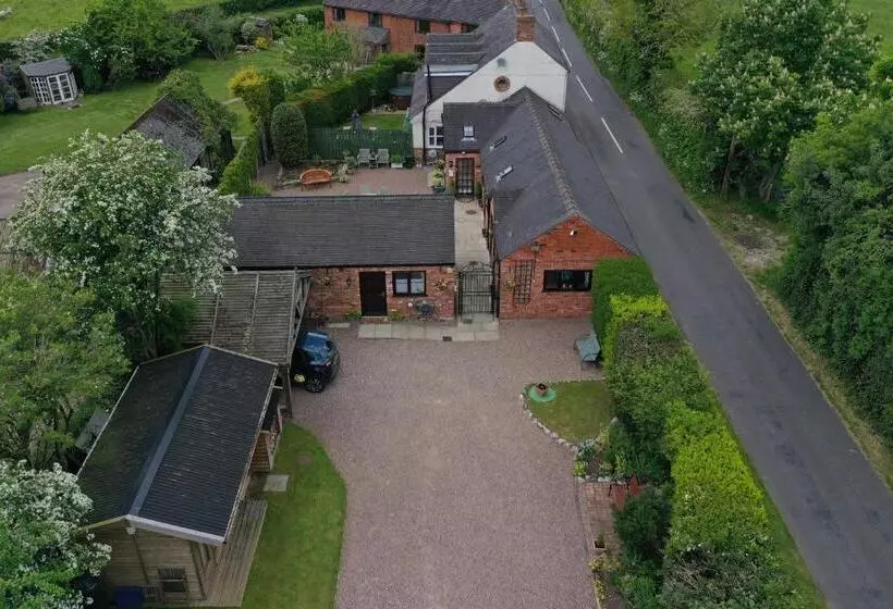 Aamiaismajoitus (B&B) High View Cottage