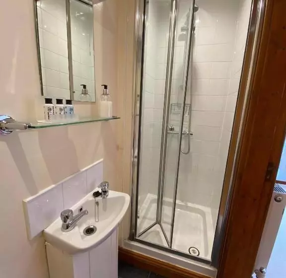 Aamiaismajoitus (B&B) High View Cottage