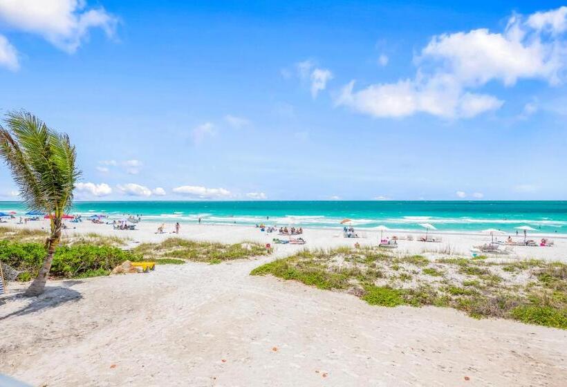 Отель Bali Hai Beachfront Resort And Spa