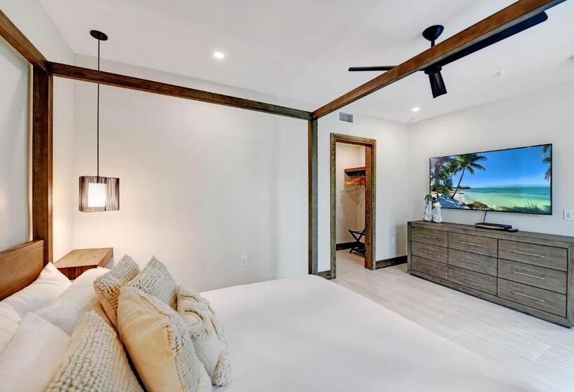 Отель Bali Hai Beachfront Resort And Spa