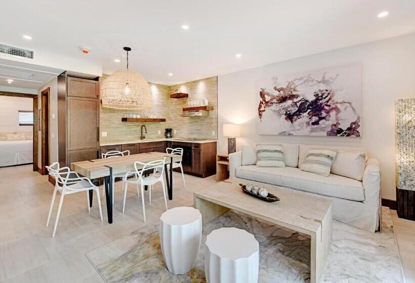 Отель Bali Hai Beachfront Resort And Spa