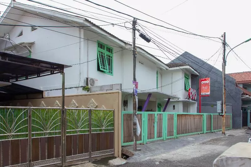 Hotelli Oyo 502 Wisma Bukti