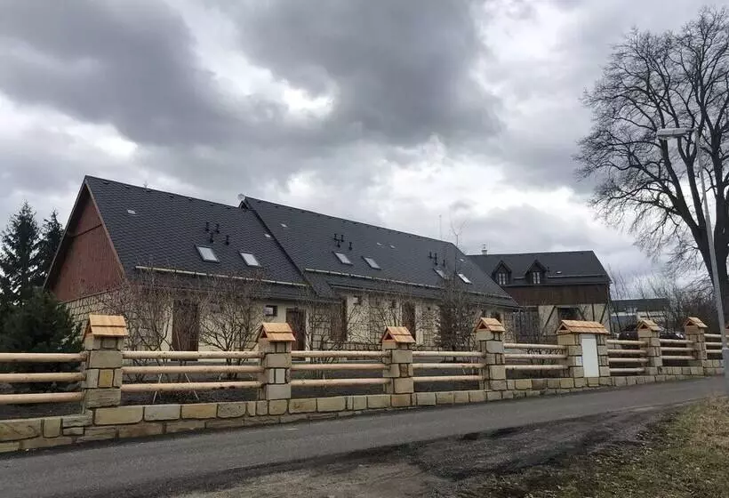 Hotelli Rezidence Pihel