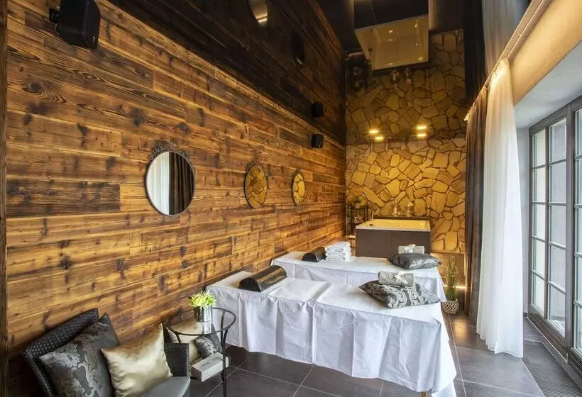 Hotelli Rezidence Pihel