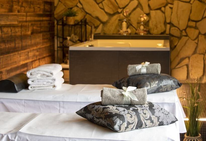 Hotelli Rezidence Pihel