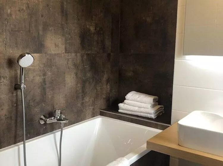 Hotelli Rezidence Pihel