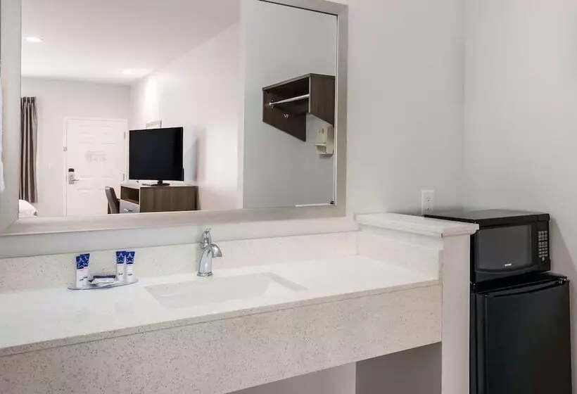 Hotelli Americas Best Value Inn & Suites Porter North Houston