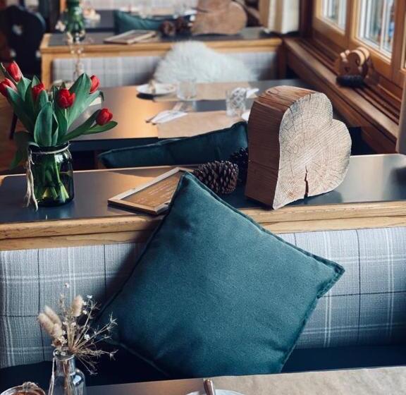 مبيت وإفطار Wildstrubel Lodge