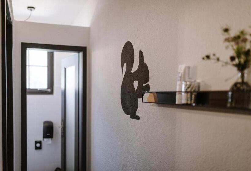 مبيت وإفطار Wildstrubel Lodge