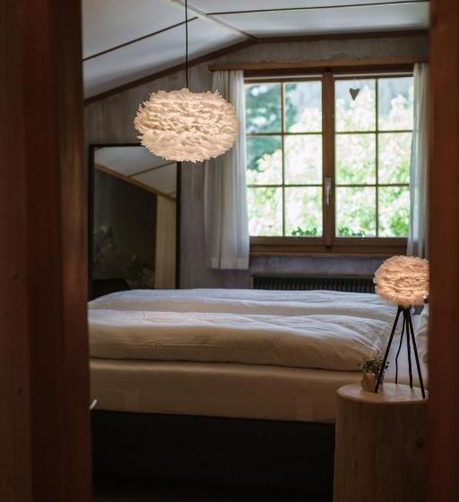 مبيت وإفطار Wildstrubel Lodge