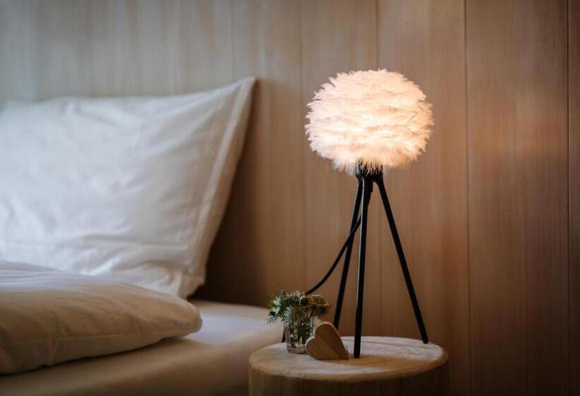 مبيت وإفطار Wildstrubel Lodge