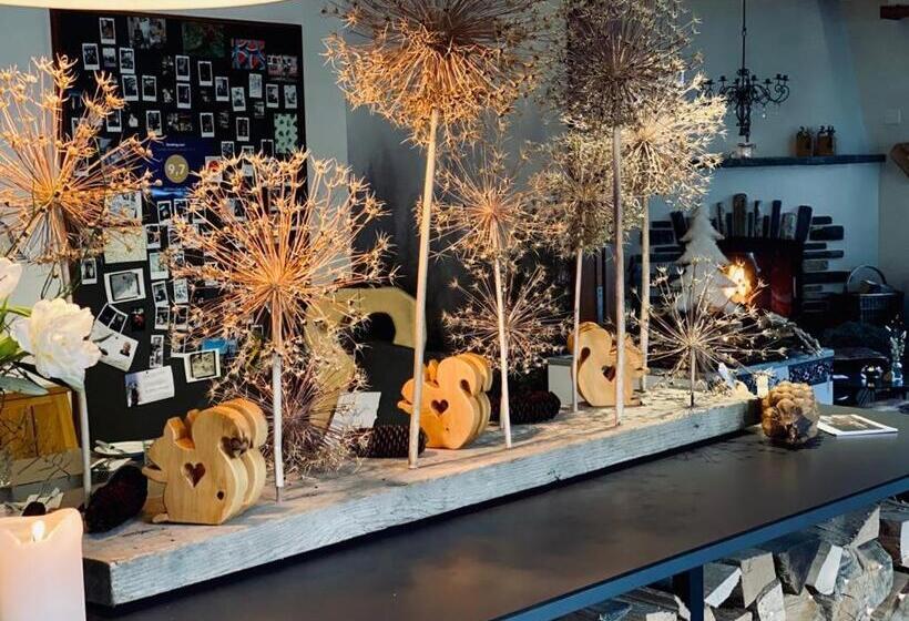 مبيت وإفطار Wildstrubel Lodge