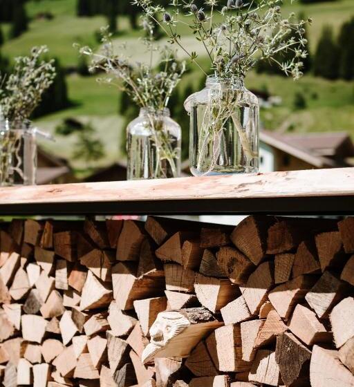 مبيت وإفطار Wildstrubel Lodge