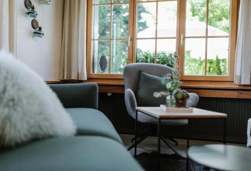 مبيت وإفطار Wildstrubel Lodge