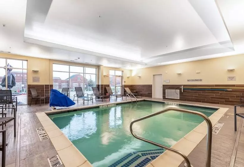 Hotelli Fairfield Inn & Suites By Marriott Dallas Dfw Airport North Coppell Grapevine