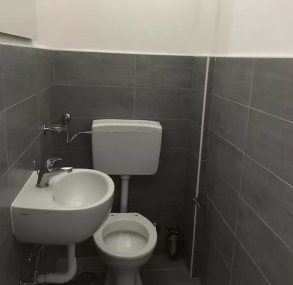 ユースホステル Cheap Stop