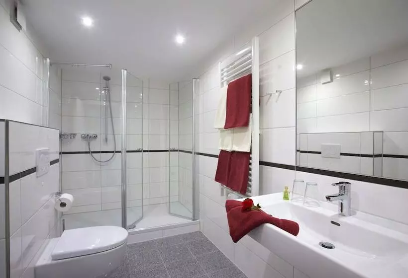 Hotelli Gasthof Zur Sonne