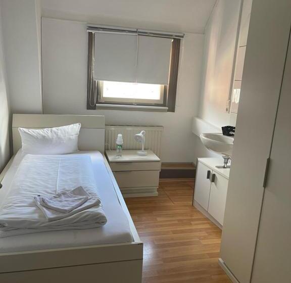 בית מלון כפרי Linde Restaurant &