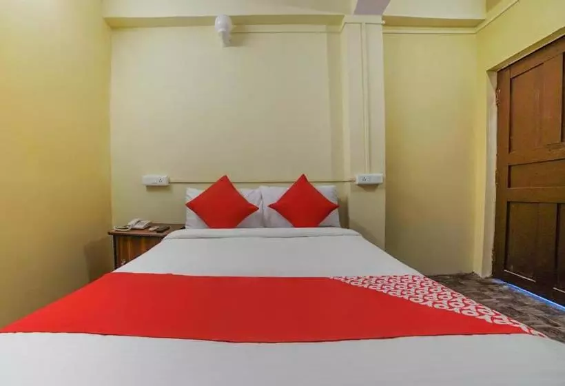 Oyo 30141 Adarsh Hotel And Restaurant