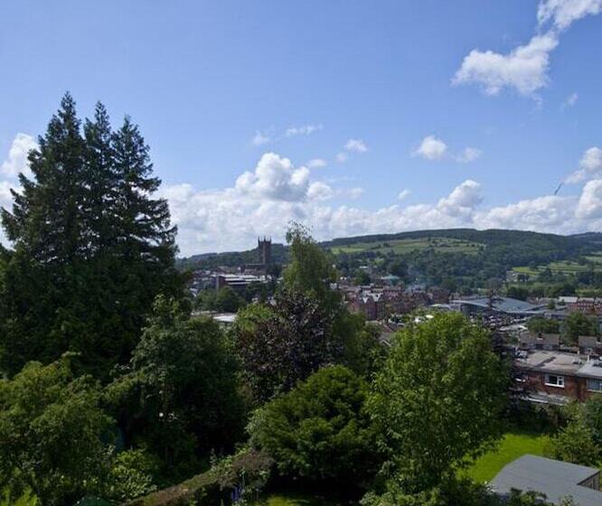 פנסיון The Mount Guest House