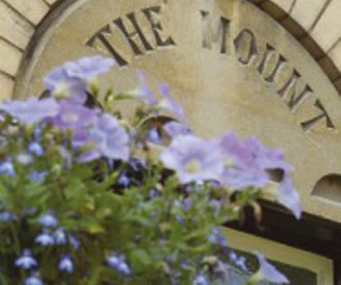 פנסיון The Mount Guest House