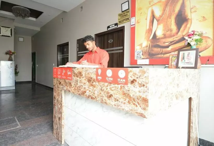 Oyo 26663 Hotel Indian Ldh