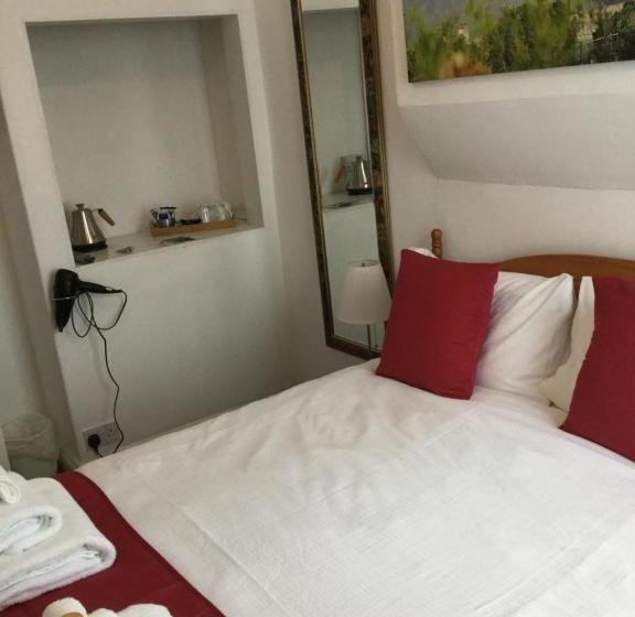 بنسيون Fernville Guest House