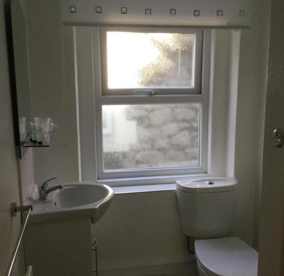 بنسيون Fernville Guest House