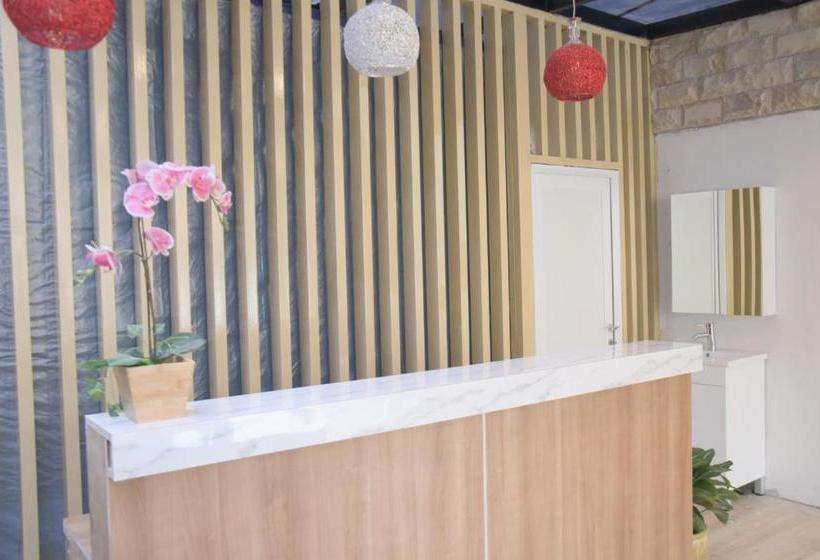 بنسيون Reddoorz Plus Syariah Near Manggarai Station 3