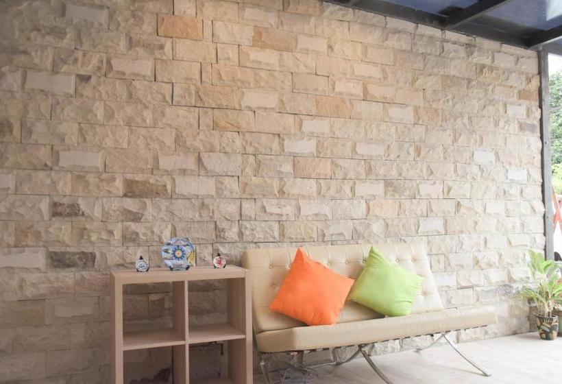 بنسيون Reddoorz Plus Syariah Near Manggarai Station 3