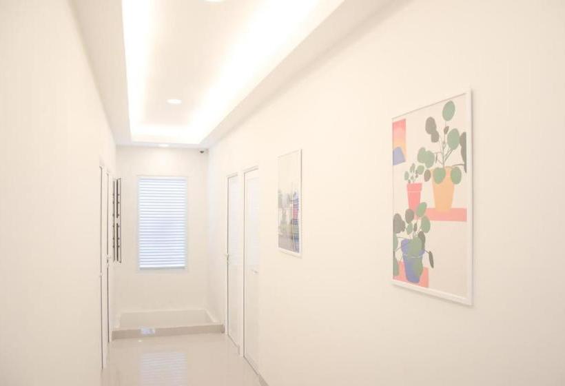 بنسيون Reddoorz Plus Syariah Near Manggarai Station 3