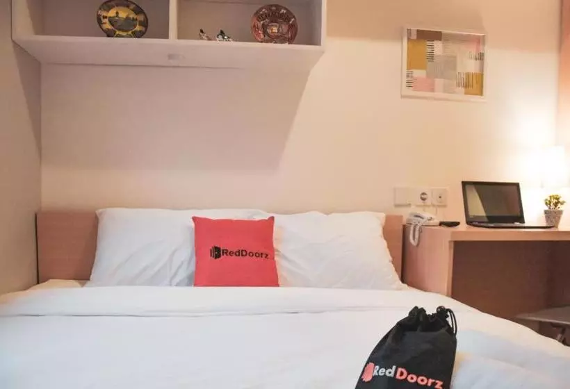 ペンション Reddoorz Plus Syariah Near Manggarai Station 3