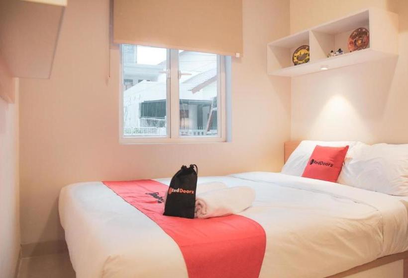 بنسيون Reddoorz Plus Syariah Near Manggarai Station 3