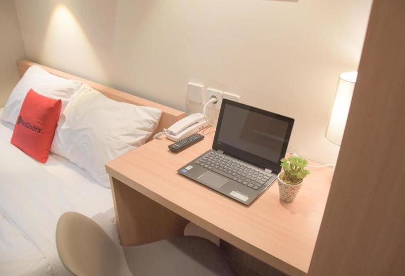 بنسيون Reddoorz Plus Syariah Near Manggarai Station 3