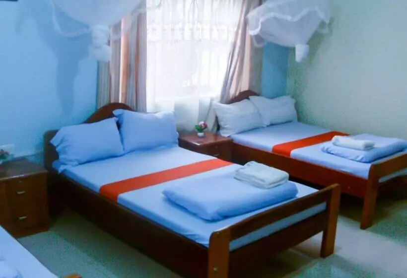 تختخواب و صبحانه Naju Guest House Masindi