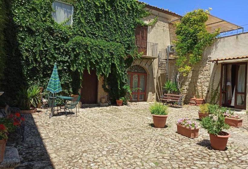 فندق Villa Padura