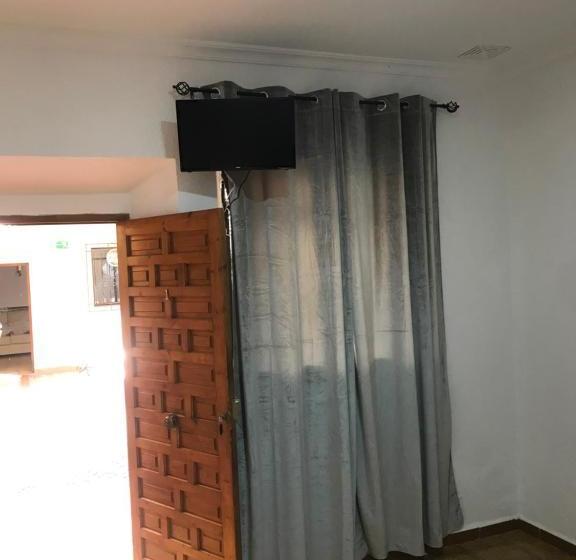 膳宿费 Hostal Fes